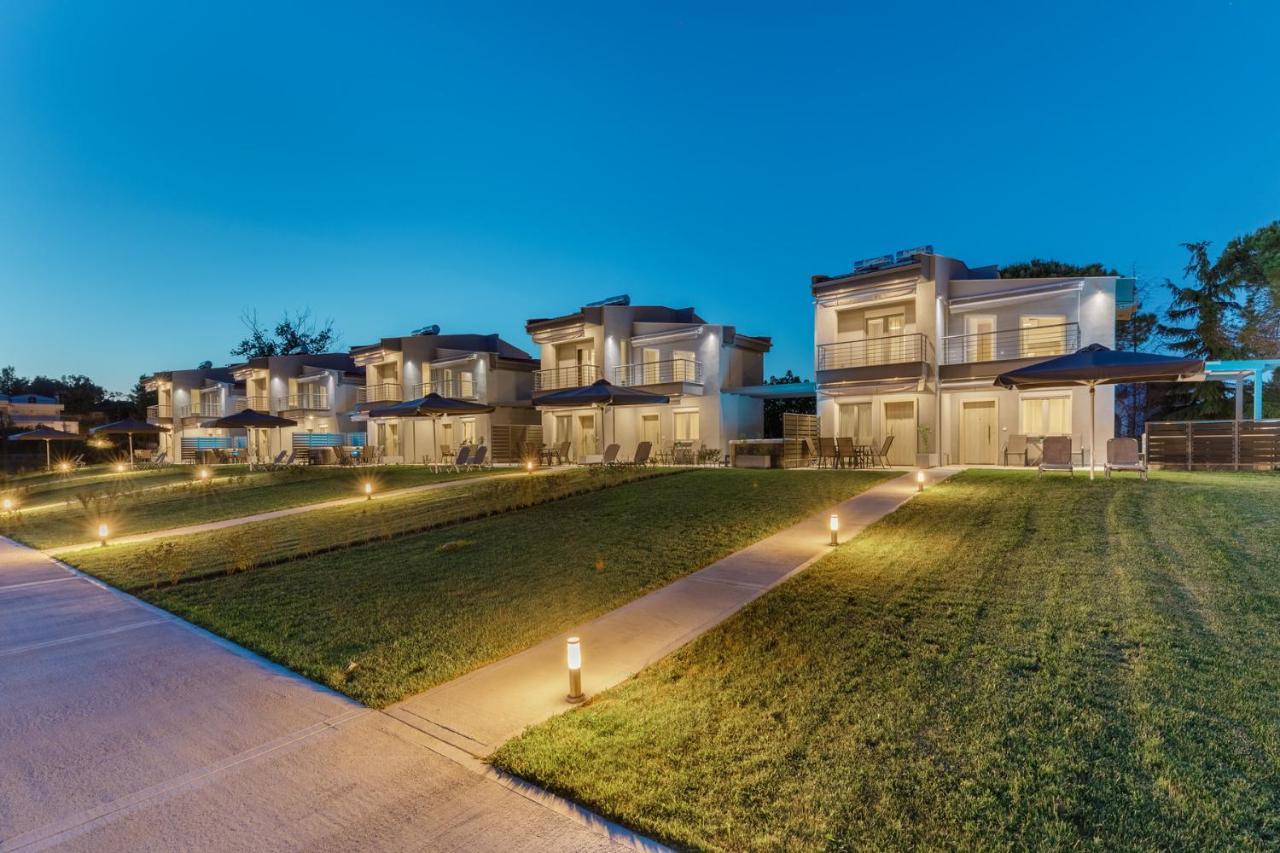 V Luxury Apartments Posidi ภายนอก รูปภาพ