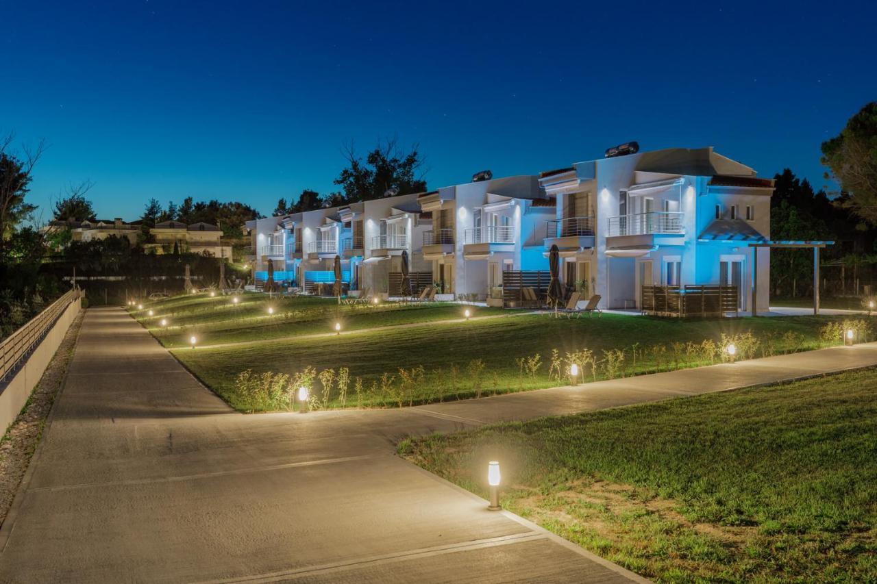 V Luxury Apartments Posidi ภายนอก รูปภาพ