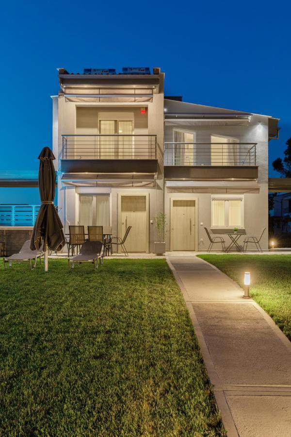 V Luxury Apartments Posidi ภายนอก รูปภาพ