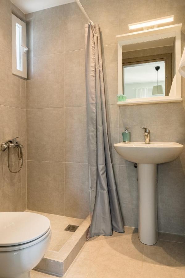 V Luxury Apartments Posidi ภายนอก รูปภาพ