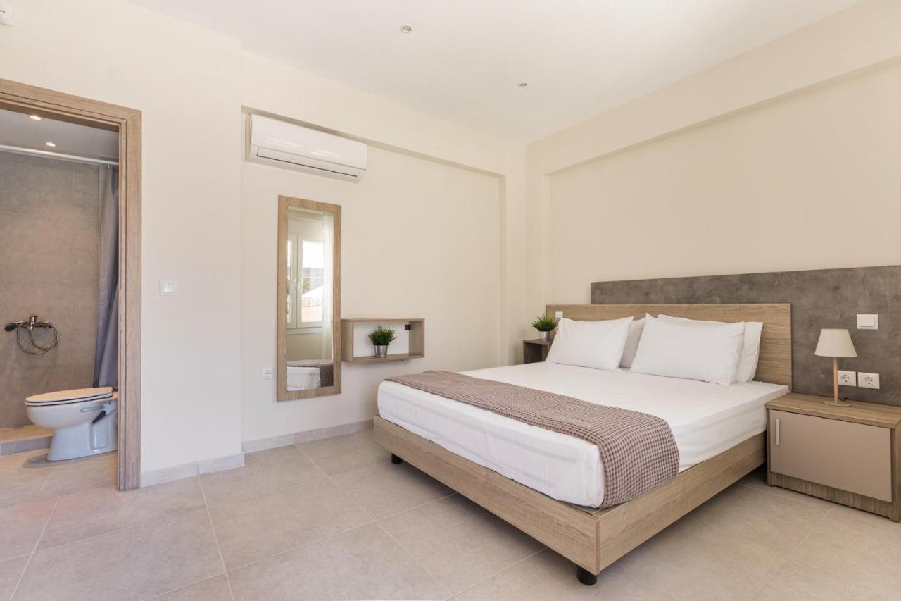 V Luxury Apartments Posidi ภายนอก รูปภาพ