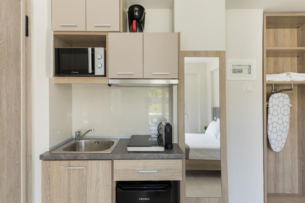 V Luxury Apartments Posidi ภายนอก รูปภาพ