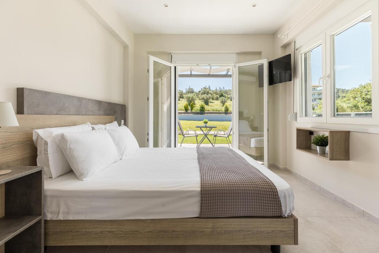 V Luxury Apartments Posidi ภายนอก รูปภาพ